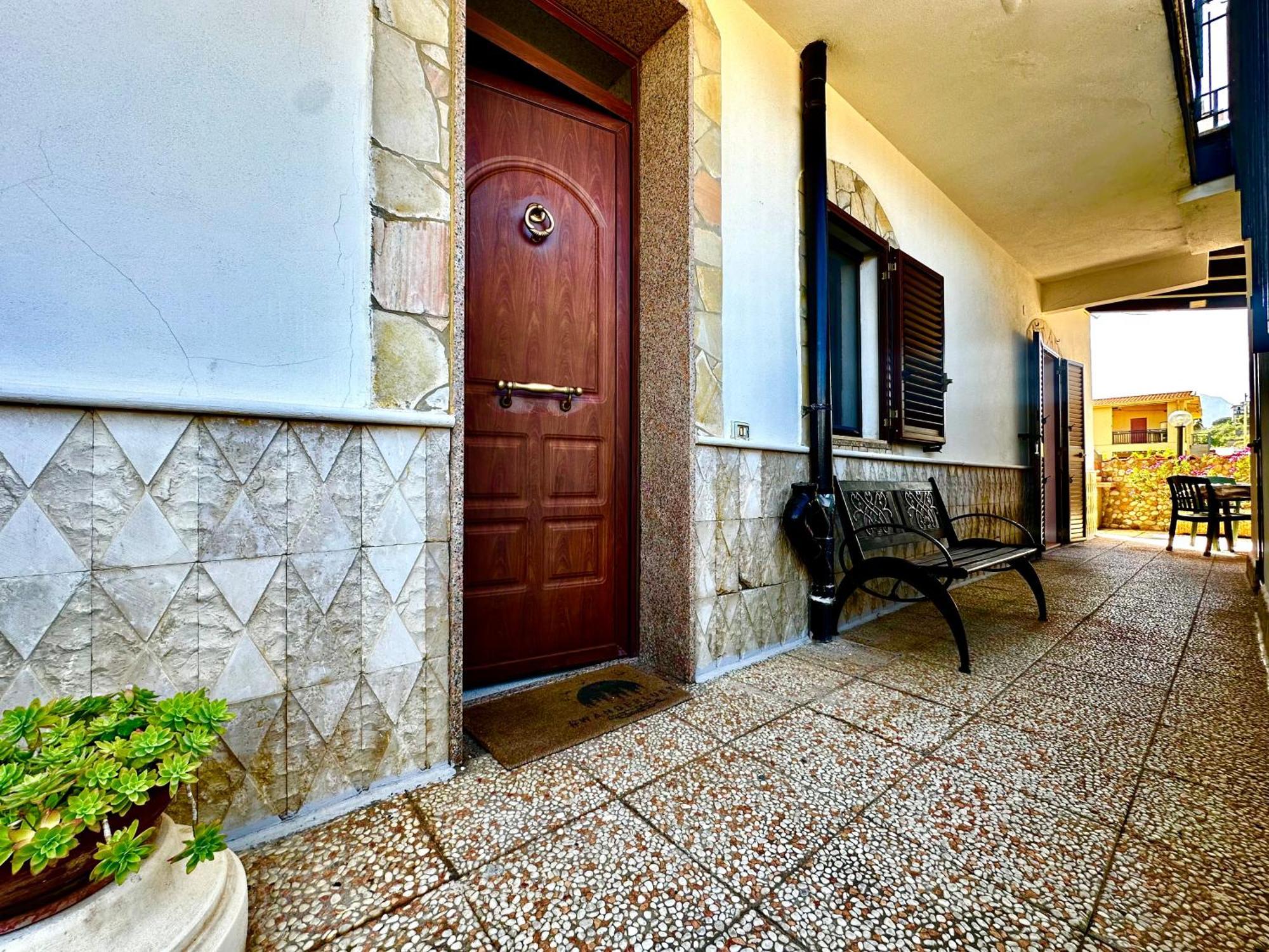 Casa Del Sole Daire Campofelice Di Roccella Dış mekan fotoğraf